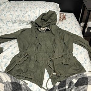 Iris utility jacket hooded military green